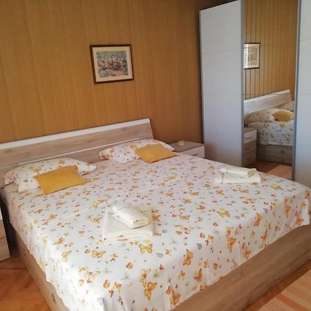 Apartments Ivona Lumbarda Bilik gambar