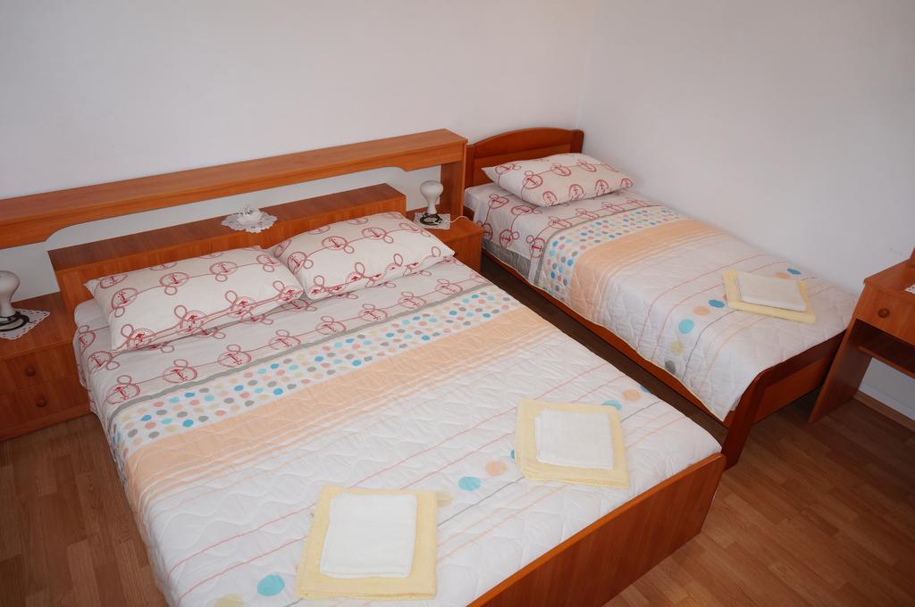 Apartments Ivona Lumbarda Bilik gambar