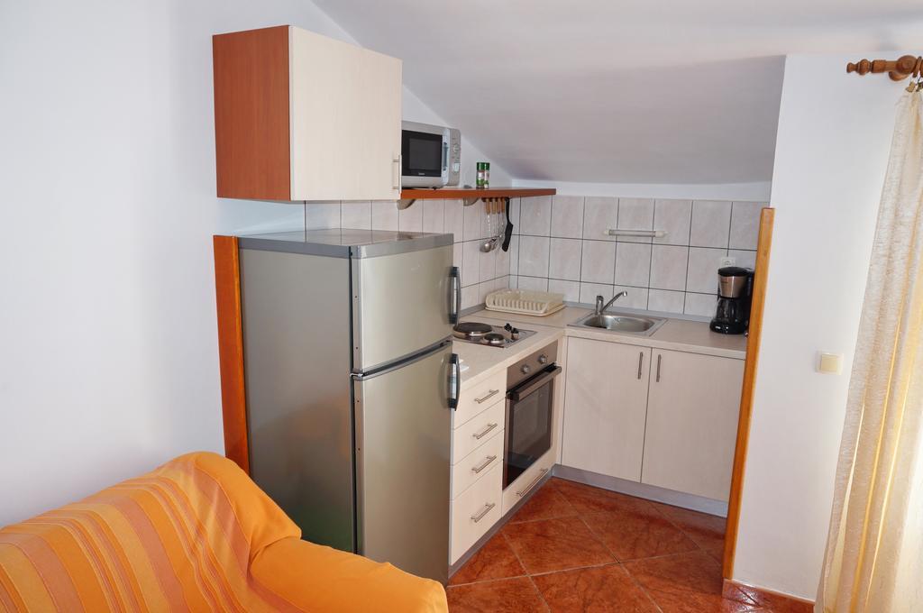 Apartments Ivona Lumbarda Bilik gambar