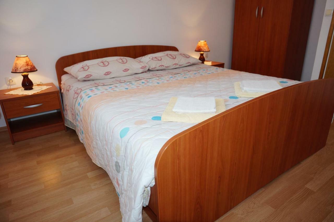 Apartments Ivona Lumbarda Bilik gambar